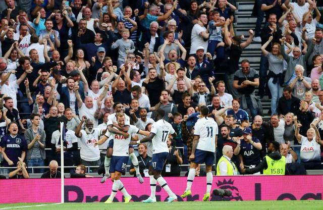 自MSI成立以来，LPL队伍第一次在BO5里完成对LCK队伍的横扫